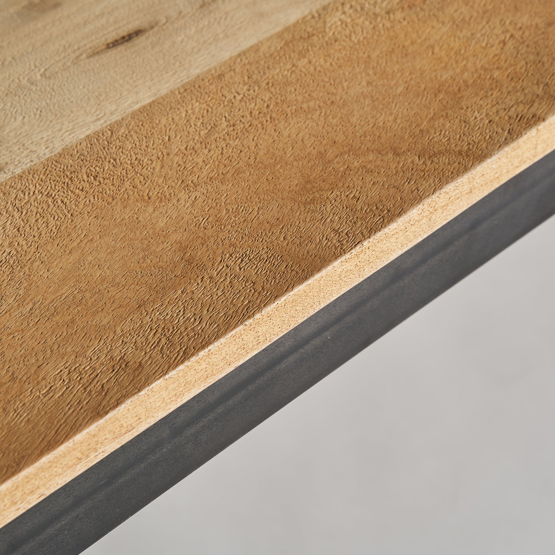 COURRY DINING TABLE